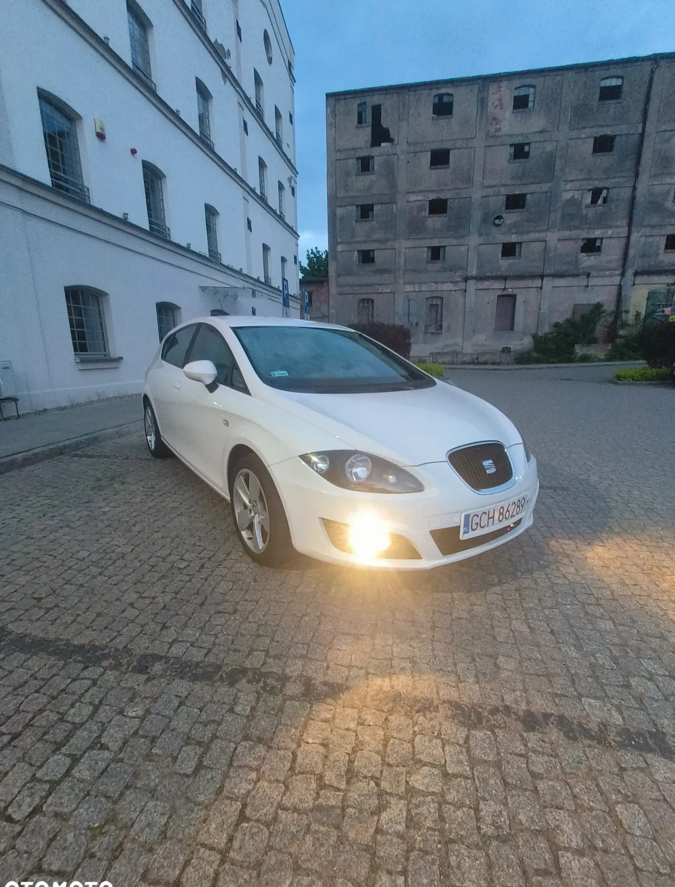 Seat Leon cena 17399 przebieg: 235000, rok produkcji 2010 z Chojnice małe 529